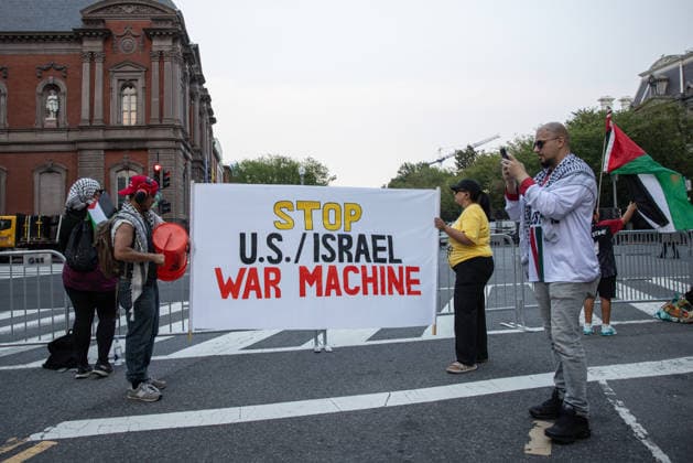 Protesters rally outside White House against Netanyahu s Washington visit WASHINGTON, D.C., UNITED STATES – JULY 27: Activists gather outside Blair House during a noisy demonstration protesting the visit of Israeli Prime Minister Benjamin Netanyahu to Washington, D.C., on July 27, 2026. Mehmet Eser Anadolu Washington United States. Editorial use only. Please get in touch for any other usage.  Copyright: x2026xAnadoluxMehmetxEserx