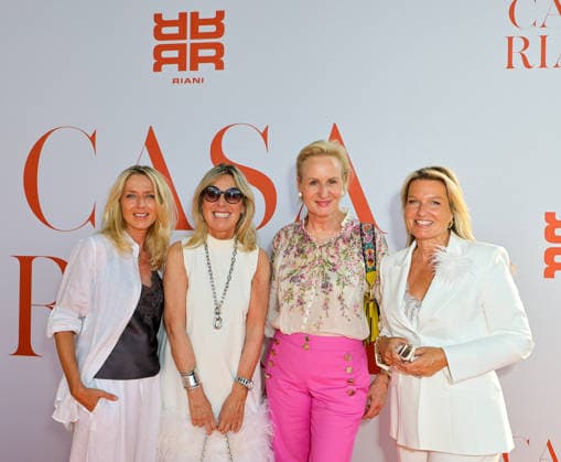 CASA RIANI 2026 - v.l. Sandra Gröll -Maurer ( RTL Exclusiv -Sendechefin) Mariele Halbe ( Kunst und Medizin ), Marion Bock ( Geschäftsführerin IBSA Pharma ) mit Claudia Anders Düsseldorf Lido Medienhafen NRW Deutschland *** CASA RIANI 2026 by Sandra Gröll Maurer, Head of Programming at RTL Exclusiv; Mariele Halbe, Art and Medicine; Marion Bock, Managing Director of IBSA Pharma, with Claudia Anders; Düsseldorf Lido, Medienhafen, North Rhine-Westphalia, Germany