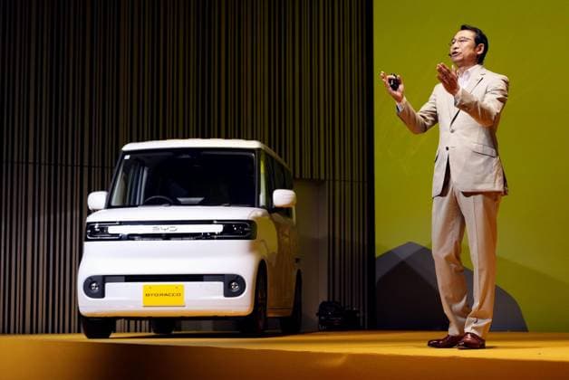 BYD s electric minivehicle for Japan market BYD Japan Co. President Liu Xueliang presents the RACCO electric minivehicle, developed specifically for the Japanese market, in Tokyo on July 28, 2026, its launch day.  A14AA0005624282P