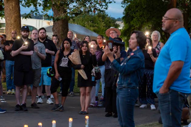 July 27, 2026, Seattle, Washington, USA: Community members gather for a vigil at Seattle Center for the victims of last nightÃ¢â‚¬â ¢s shooting at the Bite of Seattle festival in Seattle on Monday, July 27, 2026. Seattle USA  - ZUMAg235 20260727_zap_g235_027 Copyright: xPaulxChristianxGordonx