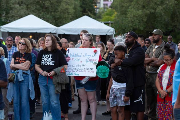 July 27, 2026, Seattle, Washington, USA: Community members gather for a vigil at Seattle Center for the victims of last nightÃ¢â‚¬â ¢s shooting at the Bite of Seattle festival in Seattle on Monday, July 27, 2026. Seattle USA  - ZUMAg235 20260727_zap_g235_030 Copyright: xPaulxChristianxGordonx
