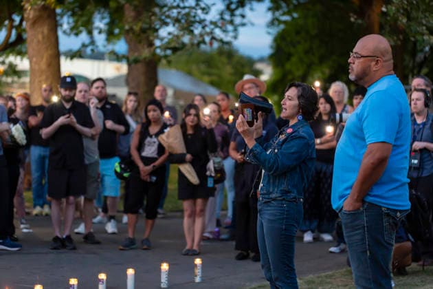 July 27, 2026, Seattle, Washington, USA: Community members gather for a vigil at Seattle Center for the victims of last nightÃ¢â‚¬â ¢s shooting at the Bite of Seattle festival in Seattle on Monday, July 27, 2026. Seattle USA  - ZUMAg235 20260727_zap_g235_043 Copyright: xPaulxChristianxGordonx