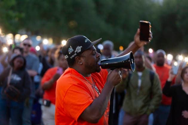 July 27, 2026, Seattle, Washington, USA: AARON MURPHY-PAINE, who lost his son Amarr to gun violence two years ago, speaks during a vigil at Seattle Center for the victims of last nightÃ¢â‚¬â ¢s shooting at the Bite of Seattle festival in Seattle on Monday, July 27, 2026. Seattle USA  - ZUMAg235 20260727_zap_g235_039 Copyright: xPaulxChristianxGordonx