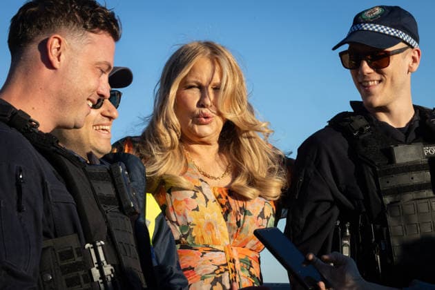 JENNIFER COOLIDGE, Jennifer Coolidge in Bondi for a stunt in Sydney, Tuesday, July 28, 2026. ( NO ARCHIVING SYDNEY NEW SOUTH WALES AUSTRALIA  Copyright: xNADIRxKINANIx 20260728172069184729