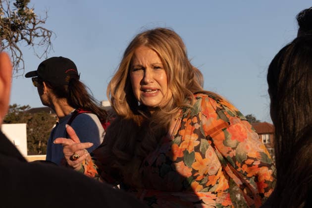 JENNIFER COOLIDGE, Jennifer Coolidge in Bondi for a stunt in Sydney, Tuesday, July 28, 2026. ( NO ARCHIVING SYDNEY NEW SOUTH WALES AUSTRALIA  Copyright: xNADIRxKINANIx 20260728120668238082