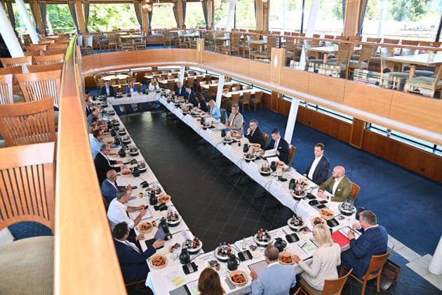 Beginn der Kabinettsitzung mit Markus SOEDER (Ministerpraesident Bayern und CSU Vorsitzender), Das Bayerische Kabinett tagt am 28.07.2026 auf der MS Starnberg auf dem Starnberger See. *** Start of the cabinet meeting with Markus SOEDER, Minister-President of Bavaria and CSU Chairman. The Bavarian Cabinet is meeting on July 28, 2026, aboard the MS Starnberg on Lake Starnberg.