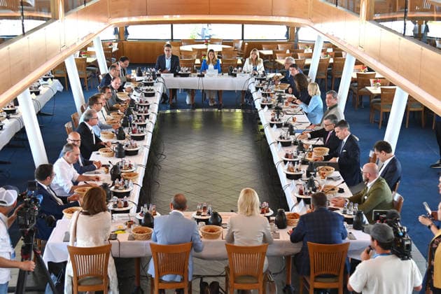 Beginn der Kabinettsitzung mit Markus SOEDER (Ministerpraesident Bayern und CSU Vorsitzender), Das Bayerische Kabinett tagt am 28.07.2026 auf der MS Starnberg auf dem Starnberger See. *** Start of the cabinet meeting with Markus SOEDER, Minister-President of Bavaria and CSU Chairman. The Bavarian Cabinet is meeting on July 28, 2026, aboard the MS Starnberg on Lake Starnberg.