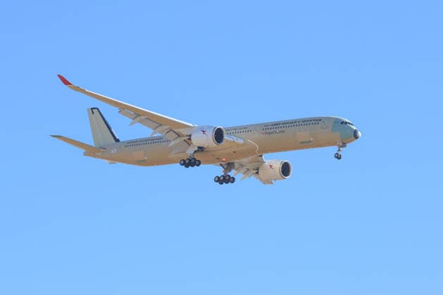 France - Qantas Airbus A350-1000ULR - Project Sunrise test flight TOULOUSE, FRANCE - JULY 28, 2026: Qantas Airbus A350-1000ULR, registration F-WULR, lands at Toulouse-Blagnac International Airport during a Project Sunrise test flight between Melbourne and Toulouse as part of Airbus and Qantas ultra-long-range flight-test program. On July 28, 2026 at Toulouse-Blagnac International Airport (TLS) in Blagnac, near Toulouse, France. Photo by Manuel Blondeau AOP.Press Toulouse Toulouse-Blagnac International A Occitanie France Copyright: x ManuelxBlondeau AOP.Pressx 1080504535st