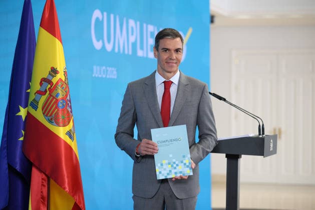 Sánchez Takes Stock of the Political Year Before the Summer Recess Prime Minister Pedro Sánchez addresses the media at the Moncloa Complex on July 28, 2026, in Madrid, Spain. Sánchez took stock of the political year ahead of the summer recess and presented the periodic accountability report Cumpliendo. JULY 28, 2026 GOVERNMENT OF SPAIN SUMAR PSOE Alejandro Martínez Vé Madrid Madrid, Spain  Copyright: xAlejandroxMartinezxVÃ lezx 7690670