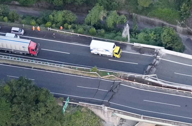 Strong quake jolts southwestern Japan Photo taken from a Kyodo News helicopter on July 28, 2026, shows a cracked expressway in Yatsushiro, Kumamoto Prefecture, after a magnitude 7.1 earthquake shook the southwestern Japan prefecture.  A14AA0005624334P