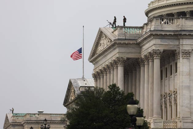July 28, 2026, Washington, District Of Columbia, USA: Snipers stand guard on a rooftop at the U.S. Capitol building ahead of a memorial service for U.S. Senator Lindsey Graham (R-SC) in Washington, D.C. on July 28, 2026. Washington USA  - ZUMAd227 20260728_znp_d227_019 Copyright: xBryanxDozierx