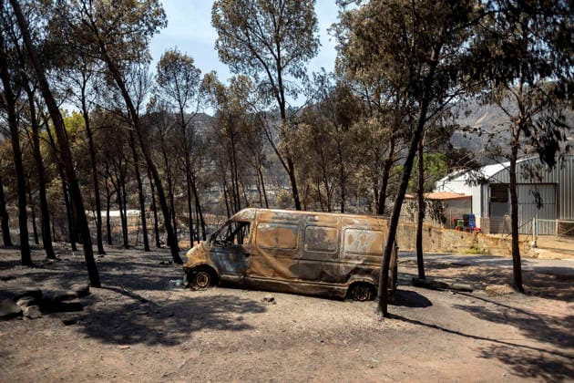 The Vall d’Uixó fire is contained, but smoke remains a concern. Areas scorched by the Vall d’Uixó fire, as of July 28, 2026, in Castellón, Valencian Community, Spain. The fire that broke out in Vall d’Uixó, Castellón, is not spreading significantly in terms of the number of hectares burned or its perimeter, but the smoke and the possibility that a temperature inversion could cause the fire to reignite are causing concern. Therefore, the absence of flames gives a false sense of security, and we must not let our guard down. JULY 28, 2026 Ángel Sá Castellón, Valencian Community, Castellón, Valencian Community, Spain  Copyright: xÃngelxSanchezx 7691345