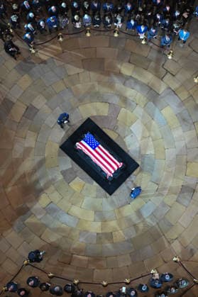 Lindsey Graham Memorial Service in the US Capitol The scene as the late U.S. Senator Lindsey Graham will lay in state in the U.S. Capitol Rotunda, Tuesday, July 28, 2026, in Washington, D.C. Credit: Kenny Holston Pool via CNP Washington District of Columbia United States of America EDITORIAL USE ONLY Copyright: xx DSC_2911-6471856 KennyxHolstonx-xPoolxviaxCNPx cnpphotos338110