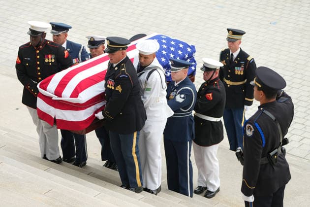 Lindsey Graham Memorial Service in the US Capitol An Armed Forces Body Bearer Team moves the casket of Sen. Lindsey Graham, R-S.C., upon arrival for a Congressional tribute in the Rotunda of the U.S. Capitol, Tuesday, July 28, 2026, in Washington. Credit: Mark Schiefelbein Pool via CNP Washington District of Columbia United States of America EDITORIAL USE ONLY Copyright: xx 5MS07085_copy-6471720 MarkxSchiefelbeinx-xPoolxviaxCNPx cnpphotos338132