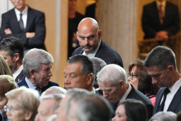 Lindsey Graham Memorial Service in the US Capitol United States Senator John Fetterman (Democrat of Pennsylvania) attends a Congressional Tribute to late U.S. Senator Lindsey Graham (R-SC) at the Rotunda of the U.S. Capitol in Washington, D.C., U.S., July 28, 2026. Credit: Nathan Howard Pool via CNP Washington District of Columbia United States of America EDITORIAL USE ONLY Copyright: xx DSC08083_BAF__2__BAF-6471710 NathanxHowardx-xPoolxviaxCNPx cnpphotos338144