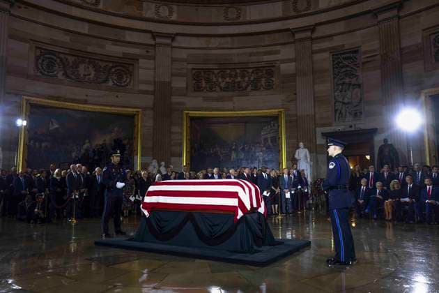 July 28, 2026, Washington, District Of Columbia, USA: A US Capitol Police honor guard stands watch around the casket of late South Carolina Senator Lindsey Graham in the rotunda of the US Capitol during a congressional tribute to his life in Washington, DC, USA, 28 July 2026. Graham died unexpectedly on 11 July at the age of 71 from a tear in his aorta Washington USA - ZUMAs152 20260728_faa_s152_144 Copyright: xJimxLoScalzox-xPoolxviaxCNPx