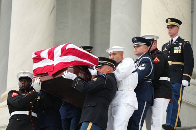 Lindsey Graham Memorial Service in the US Capitol An Armed Forces Body Bearer Team moves the casket of Sen. Lindsey Graham, R-S.C., from the U.S. Capitol after a congressional tribute in the Rotunda Tuesday, July 28, 2026, in Washington. Photo by Mark Schiefelbein Pool via CNP ABACAPRESS.COM Washington District of Columbia United States  Copyright: xCNP ABACAx