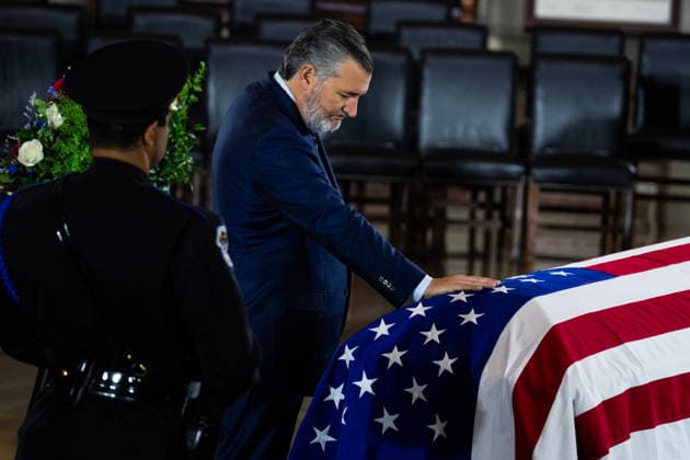 Lindsey Graham Congressional Tribute UNITED STATES - JULY 28: Sen. Ted Cruz, R-Texas, pays respects to the late Sen. Lindsey Graham, R-S.C., during a Congressional tribute ceremony in the U.S. Capitol Rotunda on Tuesday, July 28, 2026. (Tom Williams CQ Roll Call) Washington DC United States EDITORIAL USE ONLY Copyright: x2026xCQ-RollxCall,xInc.x TomxWilliamsx rollcallpix172271