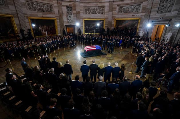 Lindsey Graham Memorial Service in the US Capitol Mourners surround the flag-draped casket of the late U.S. Senator Lindsey Graham (R-SC) during Congressional Tribute at the Rotunda of the U.S. Capitol in Washington, D.C., U.S., July 28, 2026. Photo by Nathan Howard Pool via CNP ABACAPRESS.COM Washington District of Columbia United States  Copyright: xCNP ABACAx