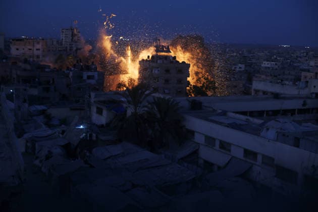 Smoke rises after Israeli airstrike destroys Dar Al-Muttaqin Mosque in Gaza City Smoke and flames rise following an Israeli airstrike that targeted Dar Al-Muttaqin Mosque in Gaza City on July 28, 2026. The strike destroyed the mosque and damaged surrounding residential homes. Photo by Anas Nur apaimages Gaza Gaza Strip Palestinian Territory 280726_Gaza_AN_00(3) Copyright: xapaimagesxAnasxNurx xapaimagesx