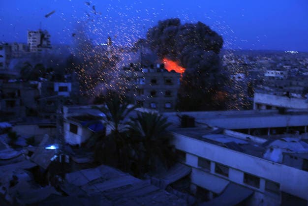 Smoke rises after Israeli airstrike destroys Dar Al-Muttaqin Mosque in Gaza City Smoke and flames rise following an Israeli airstrike that targeted Dar Al-Muttaqin Mosque in Gaza City on July 28, 2026. The strike destroyed the mosque and damaged surrounding residential homes. Photo by Anas Nur apaimages Gaza Gaza Strip Palestinian Territory 280726_Gaza_AN_00(6) Copyright: xapaimagesxAnasxNurx xapaimagesx
