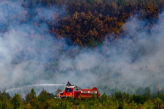 FIRE IN GIRONDE PHOTOPQR LE PARISIEN Olivier Corsan Lège-Cap-Ferret July 28, 2026 Lège-Cap-Ferret, Gironde, France, July 28, 2026 Firefighters, assisted by aerial resources—airplanes, helicopters, Dash, and Canadair, battled the flare-ups of the fires around the town of Lège Cap Ferret. Photo: LP Olivier Corsan FIRE IN GIRONDE Fire in southwestern France, July 28, 2026 Local Caption Lège Cap Ferret, Gironde, France  Copyright: xPHOTOPQR LExPARISIEN MAXPPPxOlivierxCorsanx 20260728LPA6226 20260728LPA6226