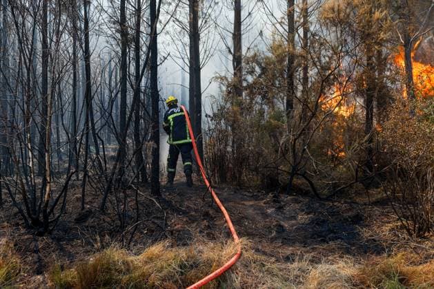 FIRE IN GIRONDE PHOTOPQR LE PARISIEN Olivier Corsan Lacanau July 28, 2026 Lacanau, Gironde, France, July 28, 2026 Firefighters, assisted by aerial resources—airplanes, helicopters, Dash and Canadair aircraft, battled flare-ups around the town of Lacanau. Photo: LP Olivier Corsan FIRE IN GIRONDE Fire in southwestern France, July 28, 2026 Local Caption Lacanau, Gironde, France  Copyright: xPHOTOPQR LExPARISIEN MAXPPPxOlivierxCorsanx 20260728LPA6237 20260728LPA6237