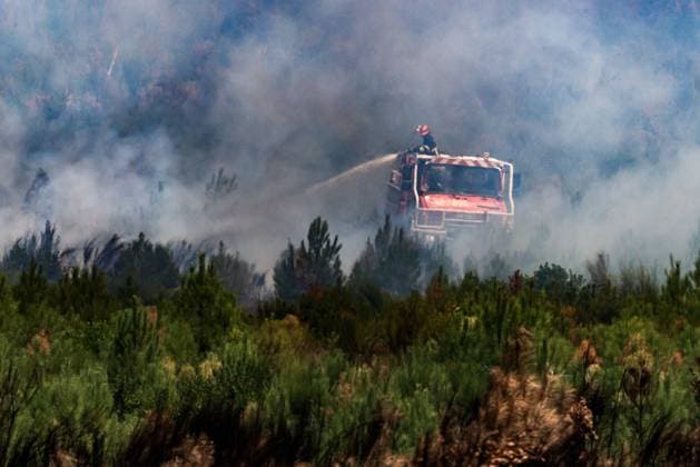 FIRE IN GIRONDE PHOTOPQR LE PARISIEN Olivier Corsan Lège-Cap-Ferret July 28, 2026 Lège-Cap-Ferret, Gironde, France, July 28, 2026 Firefighters, assisted by aerial resources—airplanes, helicopters, Dash, and Canadair, fought to contain the flare-ups around the town of Lège Cap Ferret. Photo: LP Olivier Corsan FIRE IN GIRONDE Fire in southwestern France, July 28, 2026 Local Caption Lège Cap Ferret, Gironde, France  Copyright: xPHOTOPQR LExPARISIEN MAXPPPxOlivierxCorsanx 20260728LPA6242 20260728LPA6242