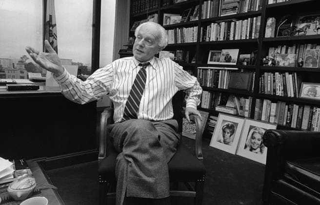 CONGRESSMAN TOM LANTOS Congressman Tom Lantos, D-San Mateo, answers a question during a 1994 interview in his San Mateo, Calif., office. Lantos, who recently announced he would not seek re-election due to a battle with cancer, died Monday morning at Bethesda Naval Medical Center in Maryland. (Mathew Sumner) SAN MATEO CA USA Copyright: xMATHEWxSUMNERx