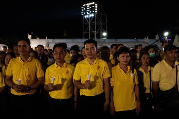 July 28, 2026, Bangkok, Thailand: Thai royalist supporters hold candles during the King Vajiralongkorn s 74th birthday celebration..Thai authorities held a celebration to mark the 74th birthday of King Maha Vajiralongkorn at Sanam Luang. Bangkok Thailand  - ZUMAs197 20260728_aaa_s197_098 Copyright: xPeeraponxBoonyakiatx