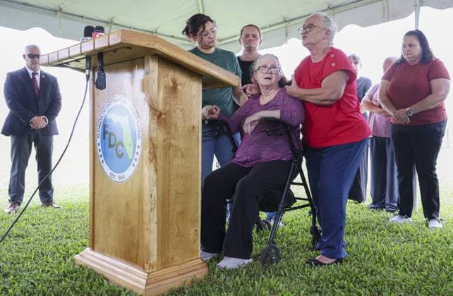 July 28, 2026, Raiford, Florida, USA: Dorthy Tula, center, mother of 11-year-old Teresa McAbee, is comforted by her sister Shirley Lancaster, right, while speaking about the execution of James Duckett on Tuesday, July 28, 2026, outside the Florida State Prison in Raiford. Duckett was convicted of killing McAbee in 1987. Raiford USA - ZUMAs70_ 20260728_zan_s70_077 Copyright: xDouglasxR.xCliffordx