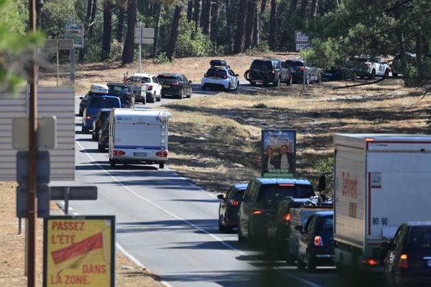 Saumos Fire: Evacuation of Campgrounds and Exodus to Lacanau PHOTOPQR SUD OUEST Photo by Fabien Cottereau Lacanau July 28, 2026 Saumos Fire: On the orders of the Gironde Prefecture, campgrounds were evacuated to Lacanau Fire in southwestern France, July 28, 2026, Lacanau, Gironde, France  Copyright: xPHOTOPQR SUDxOUEST MAXPPPxPhotoxFabienxCottereaux 20260728SDO6286 20260728SDO6286