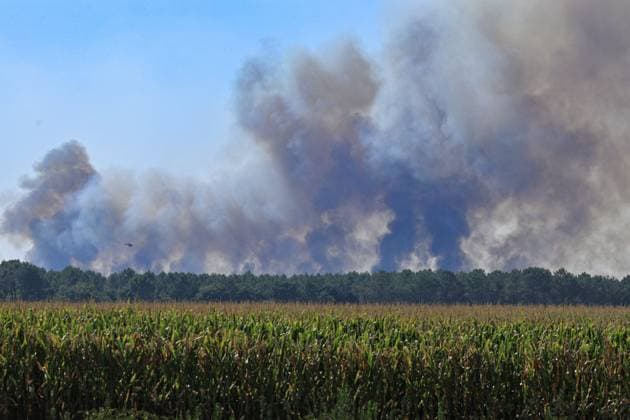 Saumos Fire: Major Fire Flares Up Again in Blagon PHOTOPQR SUD OUEST Photo by Fabien Cottereau Blagon July 28, 2026 Saumos Fire: Major Fire Flares Up Again in Blagon Fire in southwestern France, July 28, 2026, Blagon, 20 Gironde, France  Copyright: xPHOTOPQR SUDxOUEST MAXPPPxPhotoxFabienxCottereaux 20260728SDO6307 20260728SDO6307