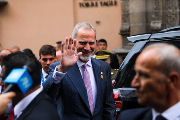 President-elect Keiko Fujimori arrives ahead of swearing-in ceremony LIMA, PERU - JULY 28: Spain s King Felipe VI greets the crowd as president-elect Keiko Sofia Fujimori arrives at Torre Tagle Palace ahead of her swearing-in ceremony at the Congress of the Republic in Lima, Peru, on July 28, 2026. Fujimori welcomed the presidents of Argentina, Bolivia, Chile, Ecuador, Honduras, Panama, Paraguay and Uruguay, Spain s King Felipe VI, the vice president of Colombia, the prime minister of Aruba and representative of the Kingdom of the Netherlands, as well as senior government officials, heads of state delegations and representatives of international organizations. Klebher Vasquez Anadolu Lima Peru. Editorial use only. Please get in touch for  Copyright: x2026xAnadoluxKlebherxVasquezx