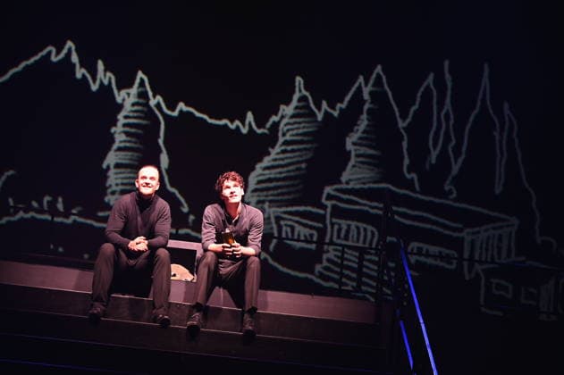 Die Darsteller des Musical Die Weiße Rose auf der Bühne. das Musical erzählt die Geschichte der gleichnamigen studentischen Widerstandsgruppe gegen das NS-Regime erzählt. Es ist die Premiere beim 37. Kölner Sommerfestival in der Kölner Philharmonie. Hauptdarseller sind FRIEDERIKE ZEIDLER als Sophie Scholl und JONATHAN GUTH als Hans Scholl *** The cast of the musical *The White Rose* takes the stage. The musical tells the story of the student resistance group of the same name that fought against the Nazi regime. It is the premiere at the 37th Cologne Summer Festival at the Cologne Philharmonic Hall. The lead actors are FRIEDERIKE ZEIDLER as Sophie Scholl and JONATHAN GUTH as Hans Scholl