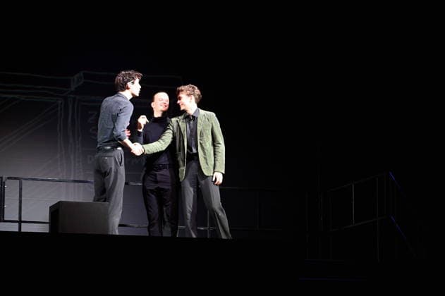 Die Darsteller des Musical Die Weiße Rose auf der Bühne. das Musical erzählt die Geschichte der gleichnamigen studentischen Widerstandsgruppe gegen das NS-Regime erzählt. Es ist die Premiere beim 37. Kölner Sommerfestival in der Kölner Philharmonie. Hauptdarseller sind FRIEDERIKE ZEIDLER als Sophie Scholl und JONATHAN GUTH als Hans Scholl *** The cast of the musical *The White Rose* takes the stage. The musical tells the story of the student resistance group of the same name that fought against the Nazi regime. It is the premiere at the 37th Cologne Summer Festival at the Cologne Philharmonic Hall. The lead actors are FRIEDERIKE ZEIDLER as Sophie Scholl and JONATHAN GUTH as Hans Scholl