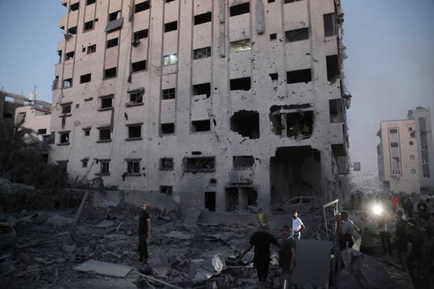 July 28, 2026, Gaza City, Palestine: Israeli warplanes strike Al-Muttaqeen Mosque in the Al-Yarmouk neighbourhood, east of Gaza City, after issuing an evacuation warning, causing extensive damage to the mosque and surrounding area. Gaza City Palestine - ZUMA 20260728_mda_e144_843 Copyright: xMohammadxAbuxElsebahx