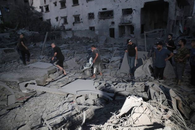 July 28, 2026, Gaza City, Palestine: Israeli warplanes strike Al-Muttaqeen Mosque in the Al-Yarmouk neighbourhood, east of Gaza City, after issuing an evacuation warning, causing extensive damage to the mosque and surrounding area. Gaza City Palestine - ZUMA 20260728_mda_e144_841 Copyright: xMohammadxAbuxElsebahx