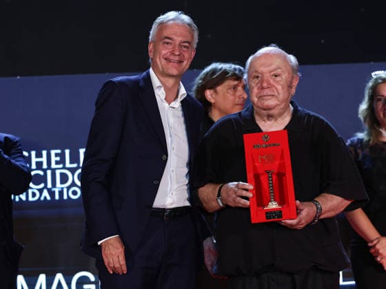 IPA87075690 - Soverato (CZ), 23rd edition of the Magna Graecia Film Festival—fourth night. Pictured: Councilman Gianluca Gallo, Lino Banfi with the Colonna d Oro  Copyright: xMarcoxProvvisionatox xMarcoxProvvisionatox 87075690