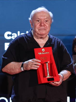 IPA87075599 - Soverato (CZ), 23rd edition of the Magna Graecia Film Festival—fourth night. Pictured: Lino Banfi is awarded the Colonna d Oro  Copyright: xMarcoxProvvisionatox xMarcoxProvvisionatox 87075599