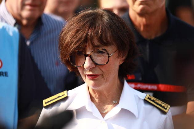 Firefighting efforts continue in southeastern France MIRABEL-ET-BLACONS, FRANCE - JULY 28: Sophie Brocas, prefect of the French department of Gironde, speaks to the media near the wildfire-affected area in Mirabel-et-Blacons, southeastern France, on July 28, 2026, as firefighters continue efforts to contain the blaze amid hot, dry and windy conditions. Mohamad Salaheldin Abdelghani Alsayed Anadolu Mirabel-et-blacons France. Editorial use only. Please get in touch for any other usage.  Copyright: x2026xAnadoluxMohamadxSalaheldinxAbdelghanixAlsayedx