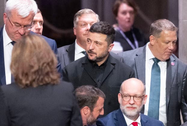 July 28, 2026, Washington, District Of Columbia, USA: President Volodymyr Zelenskyy of Ukraine speaks to other guests prior to the funeral service for the late US Senator Lindsey Graham (Republican of South Carolina) at the Washington National Cathedral in Washington, DC, USA, on Tuesday July 28, 2026 Washington USA - ZUMAs152 20260728_faa_s152_300 Copyright: xRonxSachsx