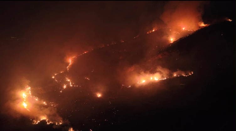 Crews battle forest fire in Antalya’s Kas district KAS, ANTALYA, TURKIYE - JULY 28: Flames and smoke rise from a forest fire as crews continue ground operations into the evening in the Kas district of Antalya, Turkiye, on July 28, 2026. Talip Demirci Anadolu Antalya Turkey. Editorial use only. Please get in touch for any other usage.  Copyright: x2026xAnadoluxTalipxDemircix