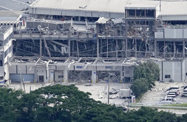 Aftermath of strong earthquake in Kumamoto Pref. Photo taken from a Kyodo News helicopter on July 29, 2026, shows a destroyed Aeon Mall building in Kashima, Kumamoto Prefecture, a day after an explosion apparently triggered by a gas leak following a powerful earthquake that hit the southwestern Japan prefecture.  A14AA0005624371P