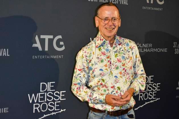 ABB SOMMERFESTIVAL- Thomas Hackenberg Moderator zu Gast auf dem roten Teppich bei der eroeffnungs Gala des 37.Koelner Sommerfestival mit dem Musical Die Weisse Rose in der Koelner Philharmonie am 28.07.2026 in Koeln Hamburg Deutschland *** ABB SUMMER FESTIVAL: Thomas Hackenberg, host, appears on the red carpet at the opening gala of the 37th Cologne Summer Festival, featuring the musical *Die Weisse Rose* at the Cologne Philharmonic Hall on July 28, 2026, in Cologne, Hamburg, Germany