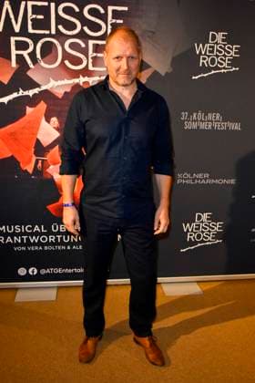 ABB SOMMERFESTIVAL- Guido Renner Schauspieler zu Gast auf dem roten Teppich bei der eroeffnungs Gala des 37.Koelner Sommerfestival mit dem Musical Die Weisse Rose in der Koelner Philharmonie am 28.07.2026 in Koeln Hamburg Deutschland *** ABB SUMMER FESTIVAL: Actor Guido Renner walks the red carpet at the opening gala of the 37th Cologne Summer Festival, featuring the musical *Die Weisse Rose* at the Cologne Philharmonic Hall on July 28, 2026, in Cologne, Hamburg, Germany