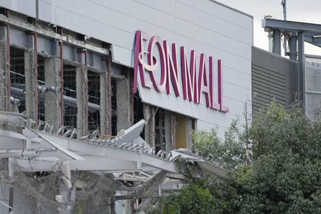 Aftermath of strong earthquake in Kumamoto Pref. Photo taken on July 29, 2026, shows a partially collapsed Aeon Mall building in Kashima, Kumamoto Prefecture, a day after an explosion apparently triggered by a gas leak following a powerful earthquake that hit the southwestern Japan prefecture.  A14AA0005624373P