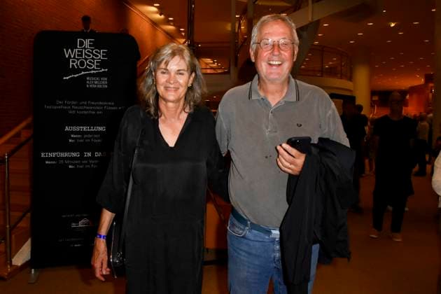 ABB SOMMERFESTIVAL- Ulrike Nasse-Meyfarth Dr. Roland Nasse Ehepaar zu Gast auf dem roten Teppich bei der eroeffnungs Gala des 37.Koelner Sommerfestival mit dem Musical Die Weisse Rose in der Koelner Philharmonie am 28.07.2026 in Koeln Hamburg Deutschland *** ABB SUMMER FESTIVAL Ulrike Nasse Meyfarth and Dr. Roland Nasse, a married couple, appeared on the red carpet at the opening gala of the 37th Cologne Summer Festival, featuring the musical *Die Weisse Rose* at the Cologne Philharmonie on July 28, 2026, in Cologne, Hamburg, Germany