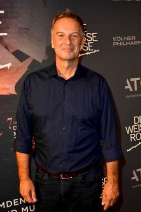 ABB SOMMERFESTIVAL- Claus Lufen ARD Sport Moderator zu Gast auf dem roten Teppich bei der eroeffnungs Gala des 37.Koelner Sommerfestival mit dem Musical Die Weisse Rose in der Koelner Philharmonie am 28.07.2026 in Koeln Hamburg Deutschland *** ABB SUMMER FESTIVAL: Claus Lufen, ARD sports anchor, appears on the red carpet at the opening gala of the 37th Cologne Summer Festival, featuring the musical *Die Weisse Rose* at the Cologne Philharmonic Hall on July 28, 2026, in Cologne, Hamburg, Germany