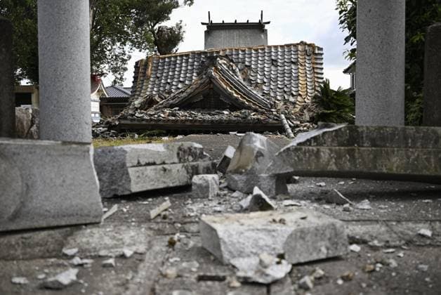 Aftermath of strong earthquake in Kumamoto A collapsed shrine is pictured in Yatsushiro, Kumamoto Prefecture, on July 29, 2026, a day after a powerful earthquake struck the southwestern Japan prefecture and its vicinity.  A14AA0005624412P